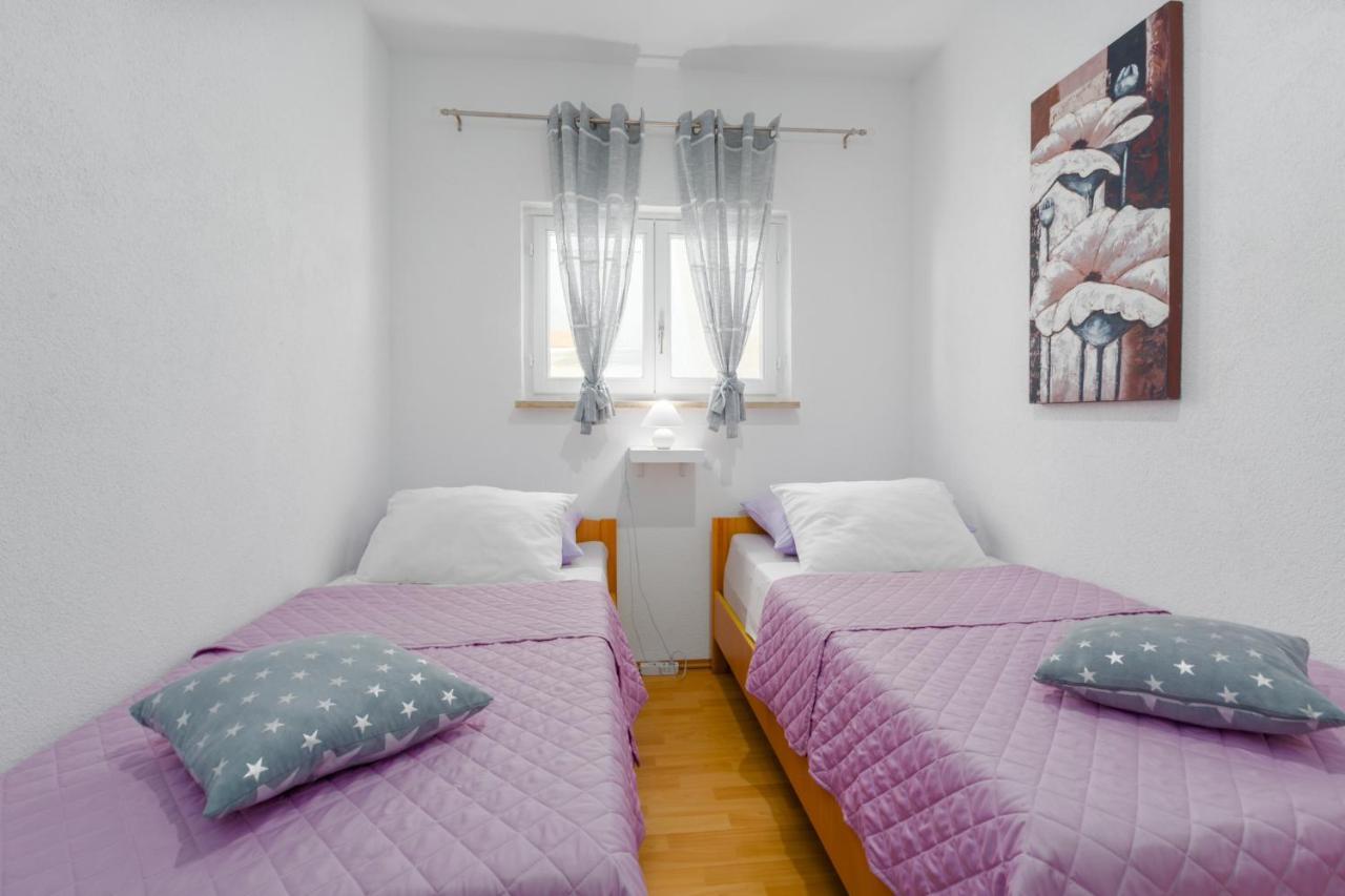 Family Apartment Romina Врсар Экстерьер фото
